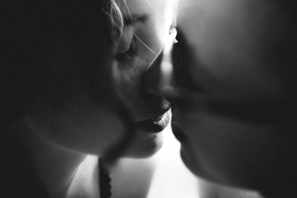 ► О каких чувствах к тебе расскажет поцелуй мужчины?