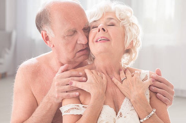 ► Почему секс важен в пожилом возрасте?