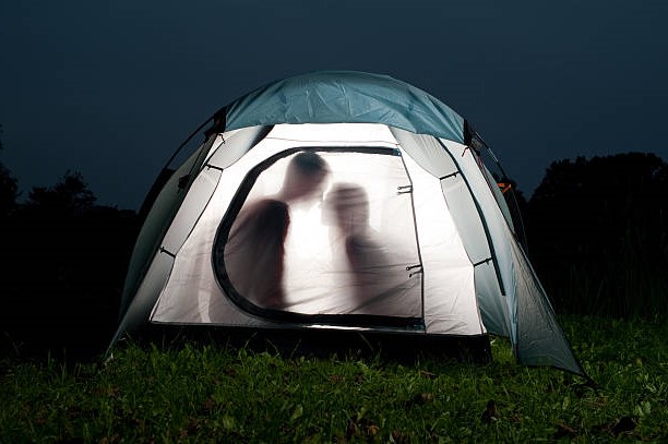 Групповой секс в палатке