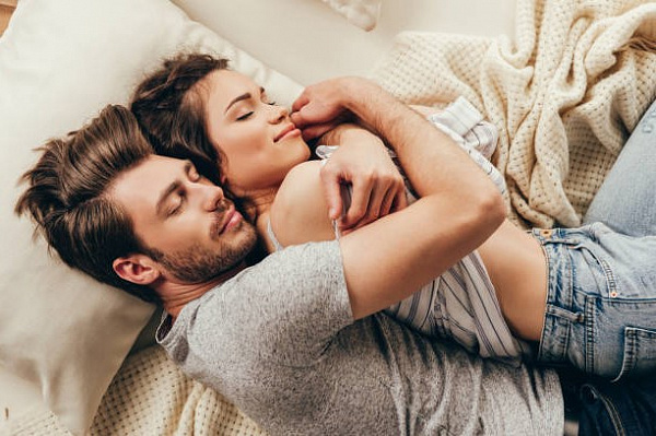 Почему объятия так полезны для здоровья