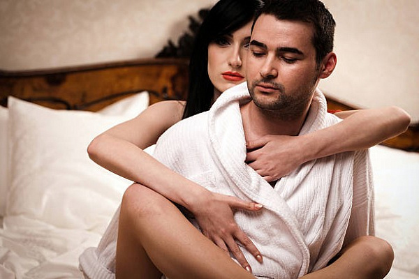 Как стать для партнера безумно желанной женщиной?