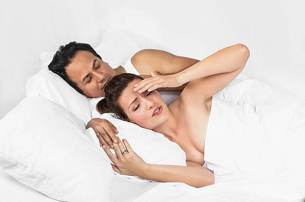 Во время секса болит голова — это нормально?