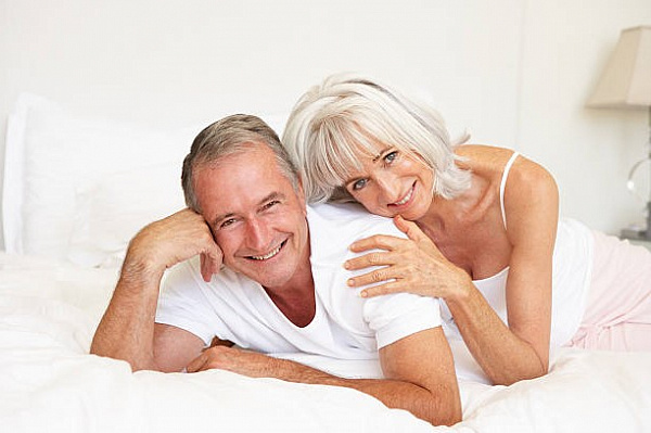 Секс омолаживает: разбираемся почему