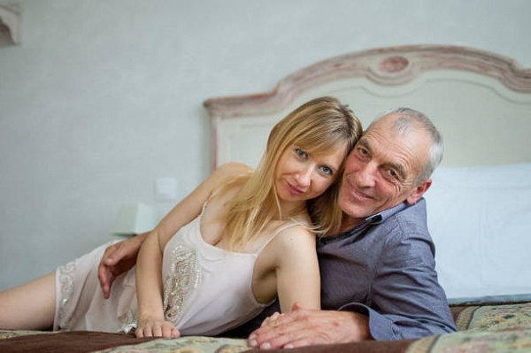 Секс с мужчиной значительно старше