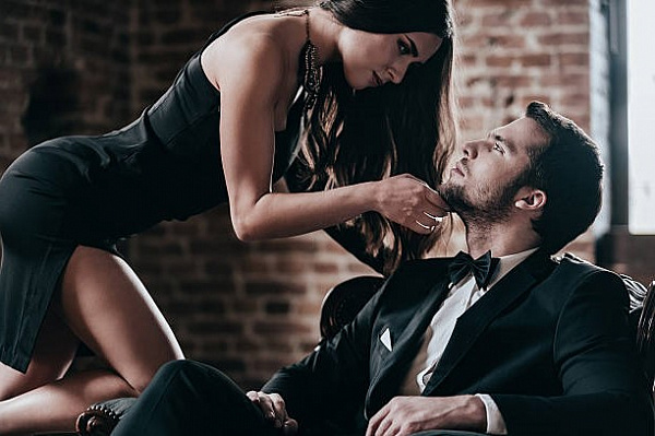 Топ-10 вещей в сексе, которые бывают только в кино