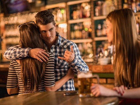 Распознайте факбоя по этим 9 признакам