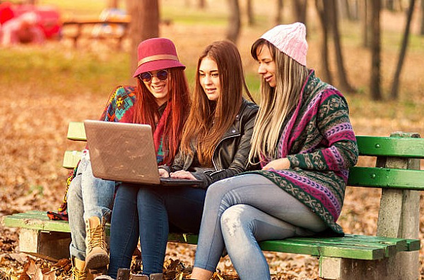 Почему феминистки ненавидят порно?