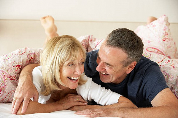 Как секс помогает отсрочить менопаузу?