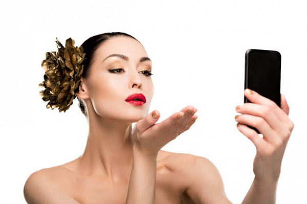 5 секретов безопасной отправки голых селфи