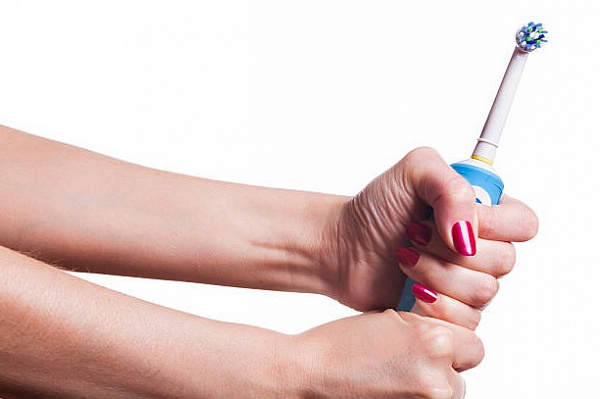 Опасна ли мастурбация электрической зубной щеткой?