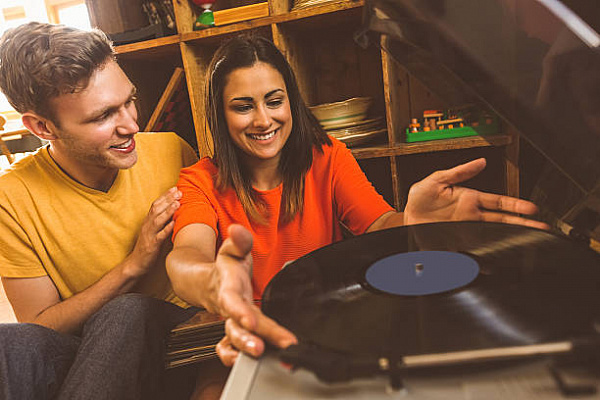 Как усилить половое влечение при помощи музыки